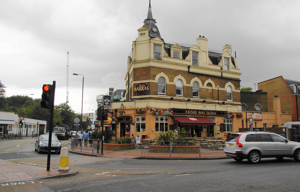 Raynes Park Tavern 3 real ales, one of which is a guest. S… Flickr