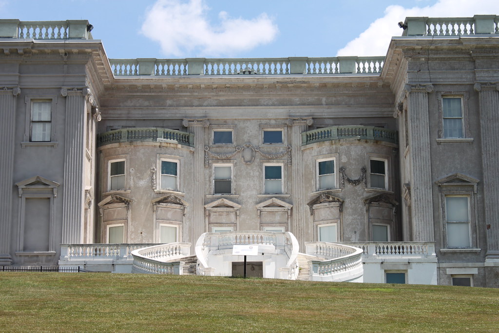 Mills Mansion The Mills Mansion is a Hudson River estate l… Flickr