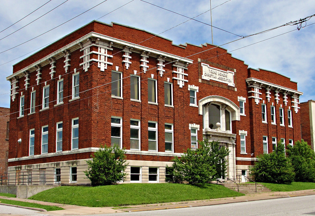 YWCA Keokuk, Iowa 425 Blondeau St., Keokuk Built for the… Flickr