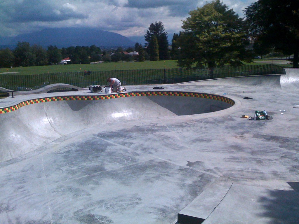 Kensington Park Skatepark preview Mark puts the finishing … Flickr