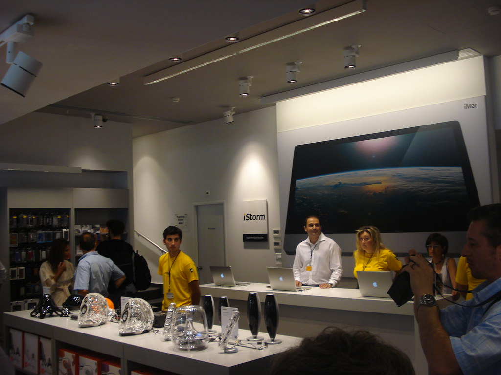 iStorm [Apple Store] iStorm, Apple Store in Greece. Φωτογρ… Flickr