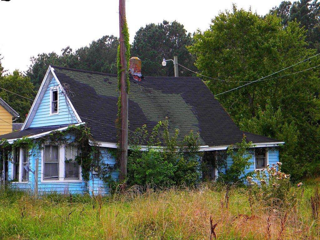 Newark, Maryland An abandoned home in town along the rail … Flickr