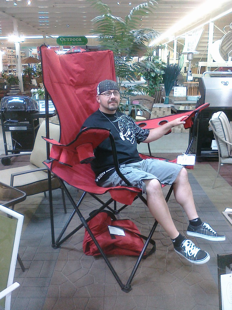 Giant Lawn Chair a photo on Flickriver