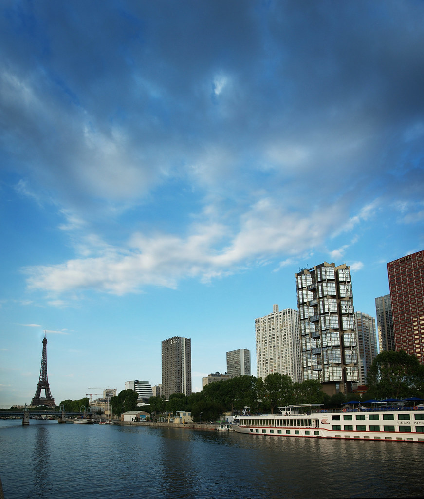 Quai de Grenelle alǝxH3o Flickr