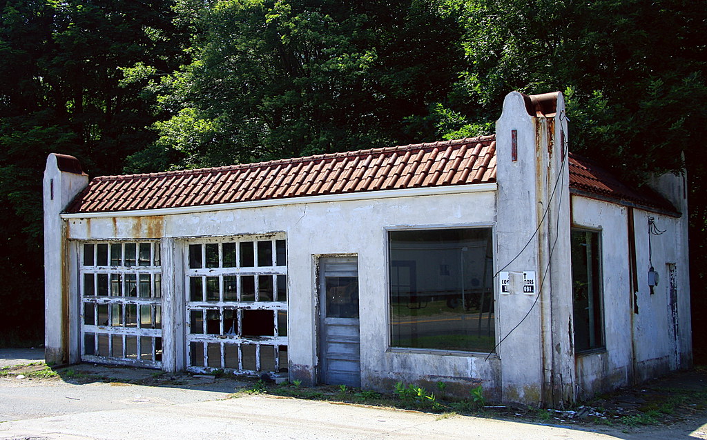 Abandoned Gas Station taken on the rotary in Middleboro, M… Flickr