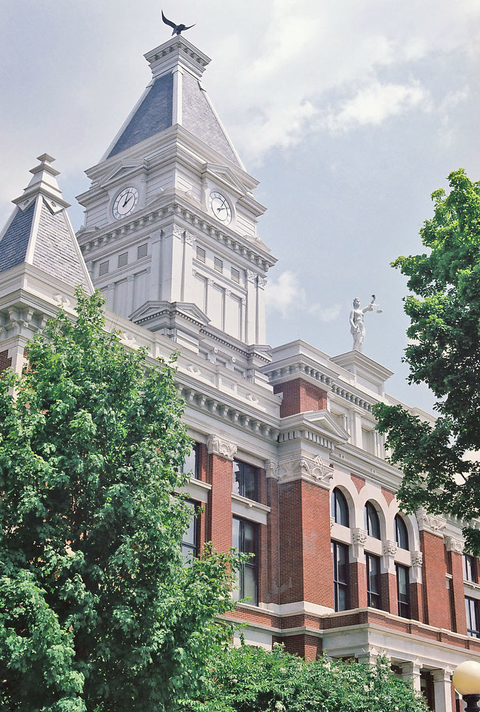 Courthouse, Clarksville, Tennessee Recently restored after… Flickr