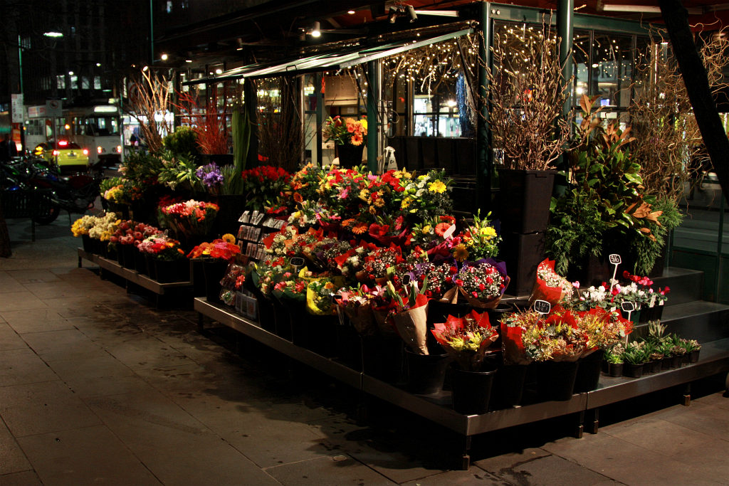 Flower shop by night Florist on the footpath in Swanston S… Flickr