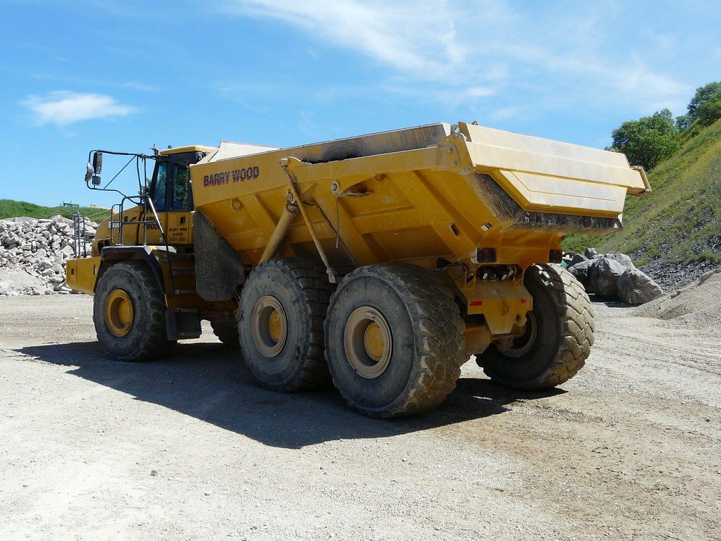 P1300505 Bell Articulated Off Road Dump Truck SomeBlokeTakingPhotos