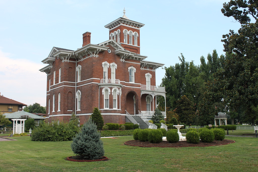 Magnolia Manor Magnolia Manor is the grandest of the old V… Flickr