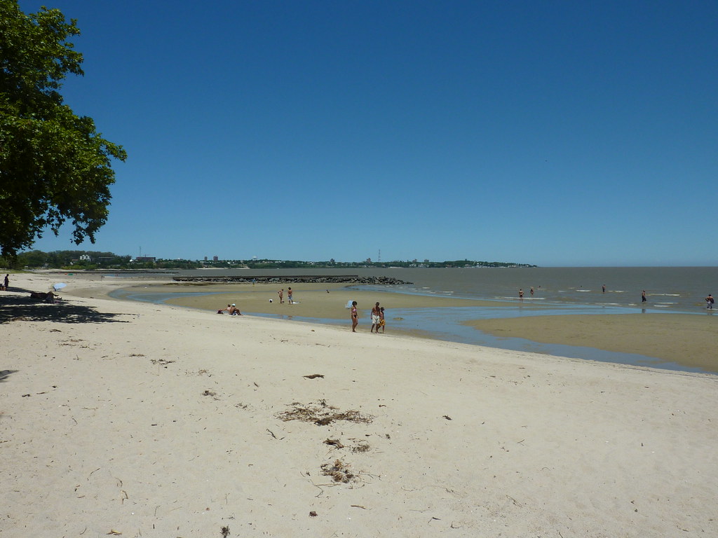 Rio de la Plata beach Dave Lonsdale Flickr