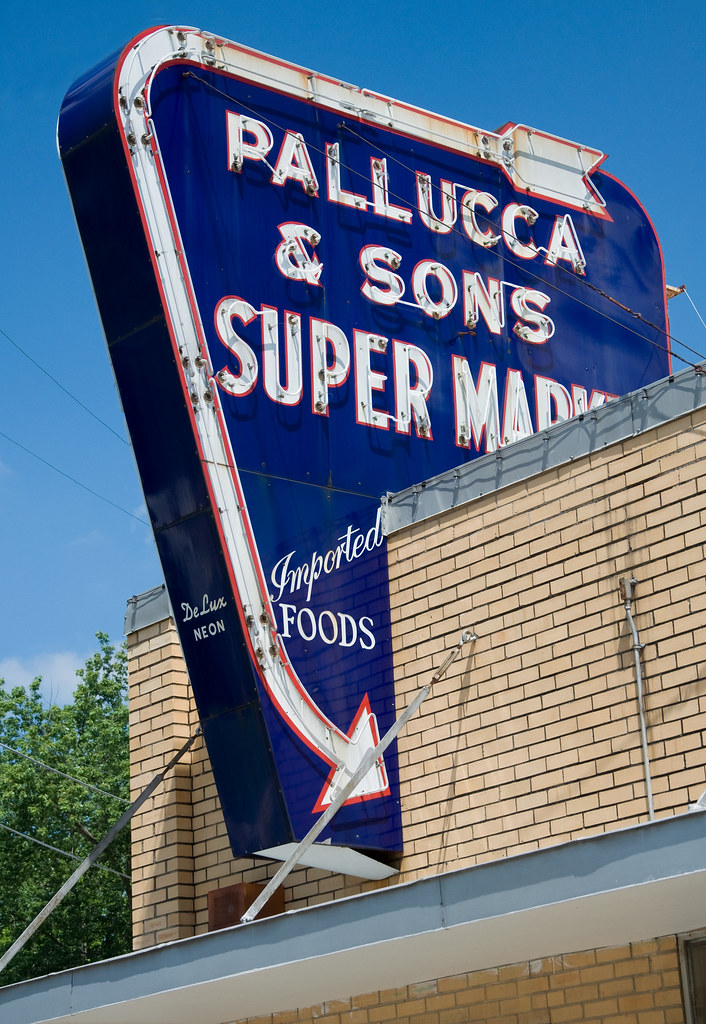 Pallucca & Sons Frontenac, Kansas A family grocery, a cl… Flickr