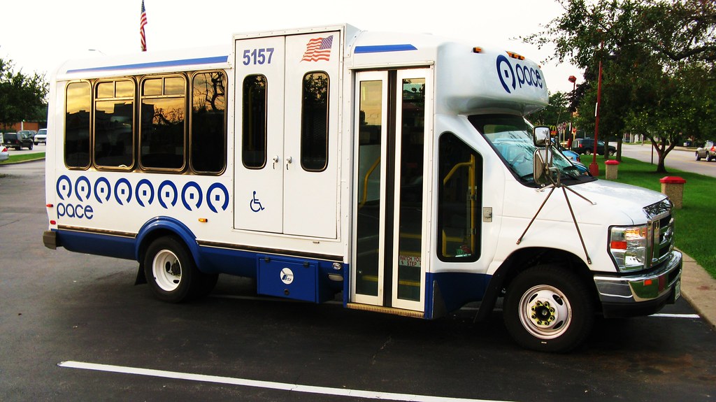 First Transit 2008 Ford paratransit bus 5157. Des Plaine… Flickr
