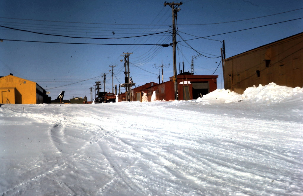 Resolute Weather Station These photos are of Resolute Bay … Flickr