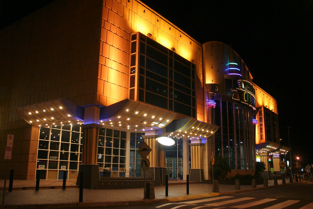 20100703_7200 Werribee Plaza Front facade of the Werribee … Flickr