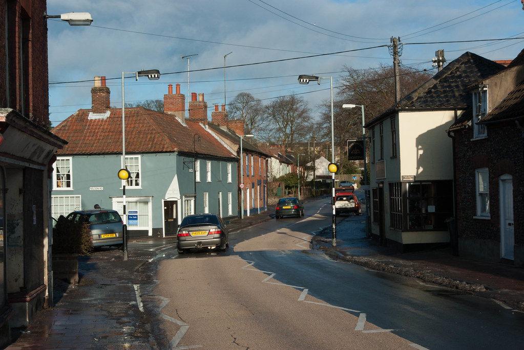 Oak Street Fakenham The shop on the corner used to be Sc… Flickr