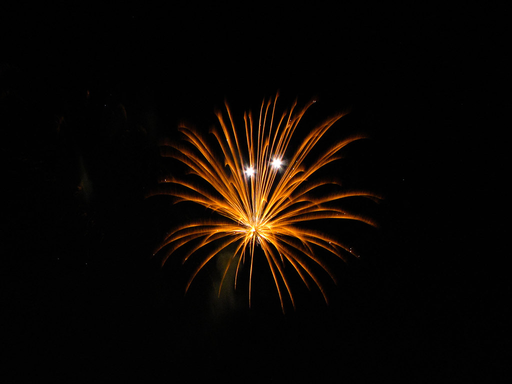 4th of July Fireworks Gilbert, Arizona My first attempt … Flickr