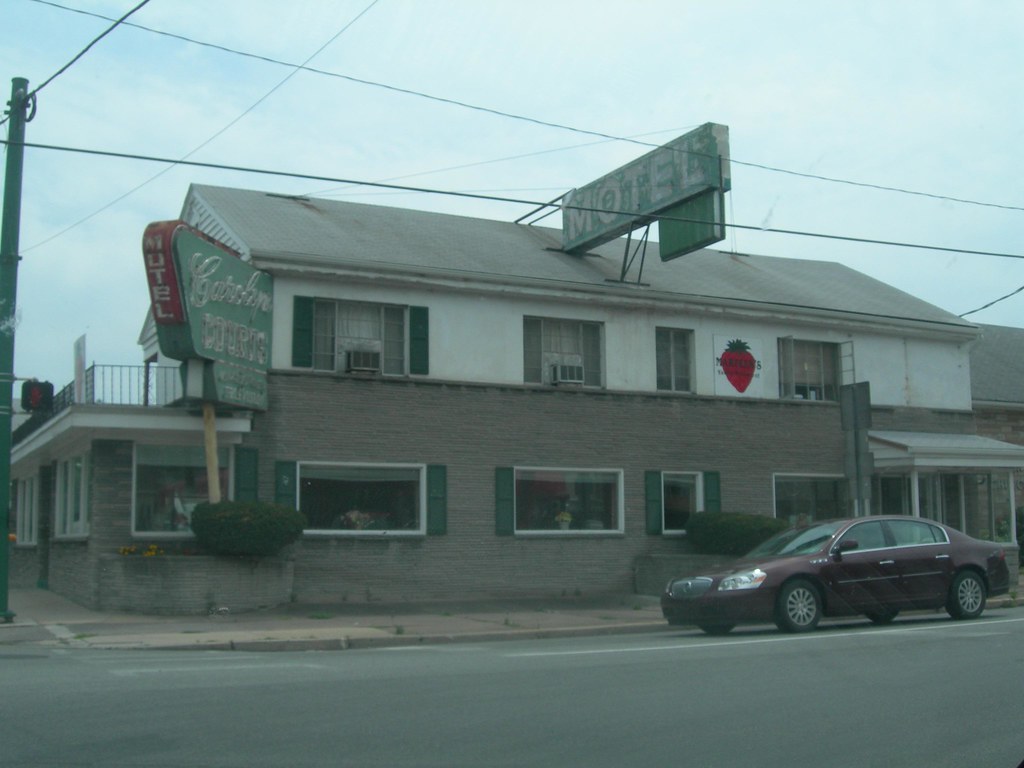 Carolyn Courts Motel Everett, PA The Carolyn Courts Mote… Flickr