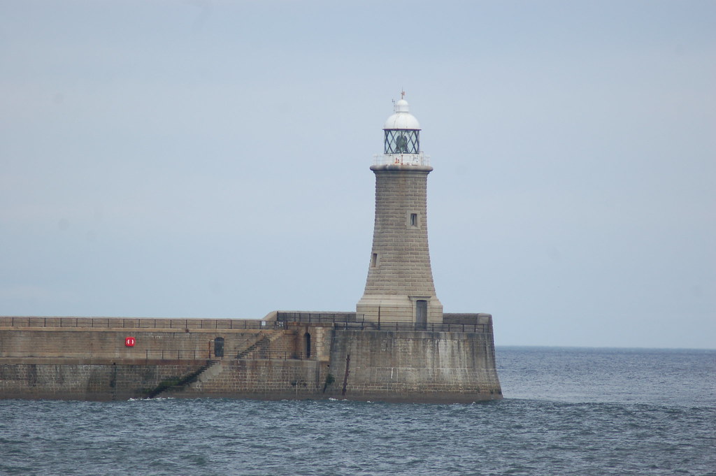 North Shields Lighthouse Jul 10 Jonathan Wallace Flickr