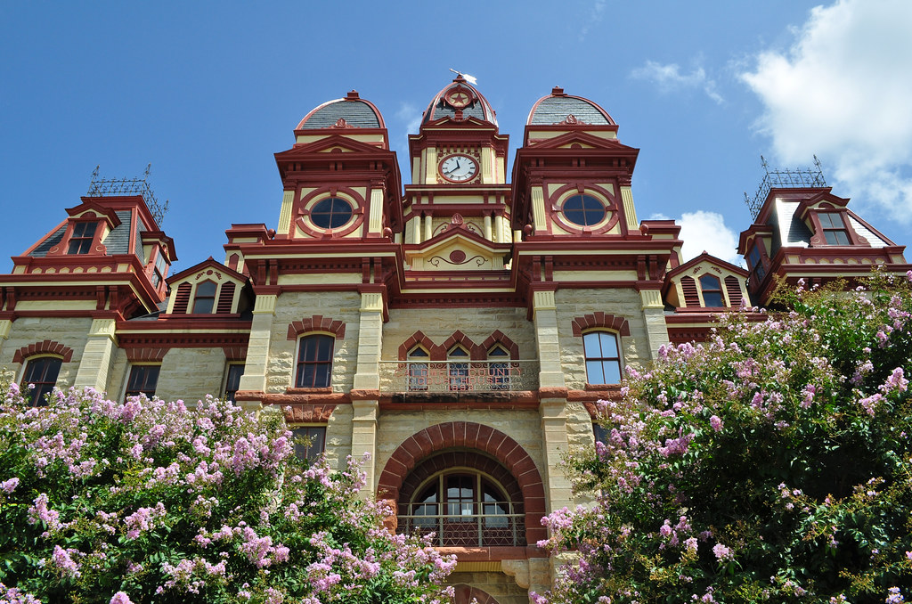 Caldwell County Courthouse Caldwell County Courthouse in L… Flickr