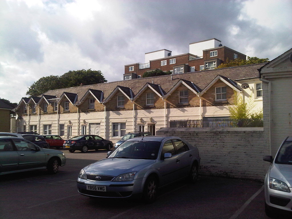 Savoy Hotel Garage, West Cliff Road / West Hill Road, Bour… Flickr