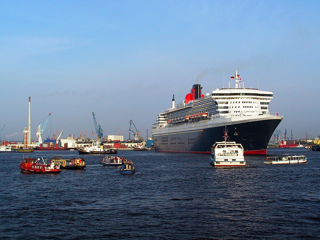 Queen Mary 2 im Hamburger Hafen 2004 Johannes Flickr