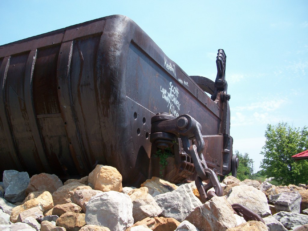Big Muskie's Bucket. The Bucket from the Worlds largest dr… Flickr