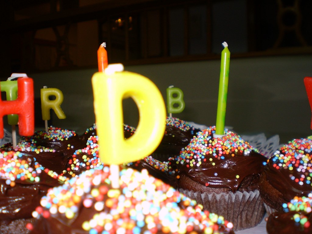 Happy Sweet 16 Birthday Cupcakes 16 candles, 16 cupcakes a… Flickr