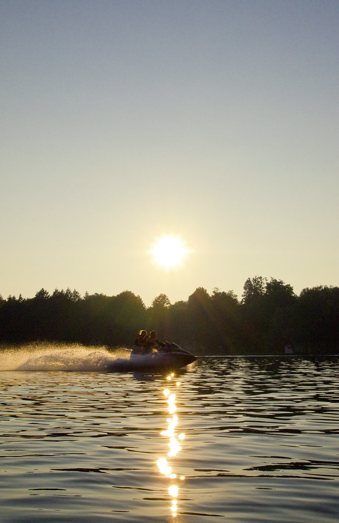 Kayaking Lake Moraine Kayaking on Lake Moraine, Hamilton N… Flickr
