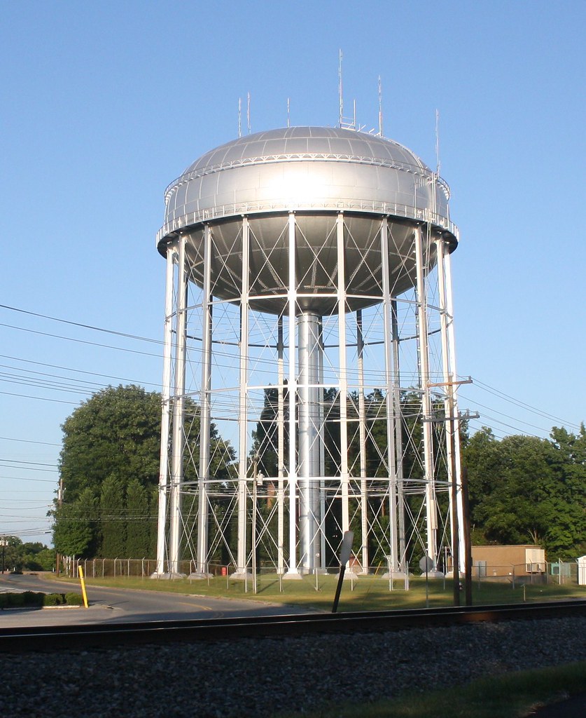 Water Tower in Burlington Painted water tower and parttim… Flickr