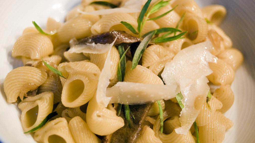 20100720_ShellsPorciniTarragonParmesan Shells with po… Flickr