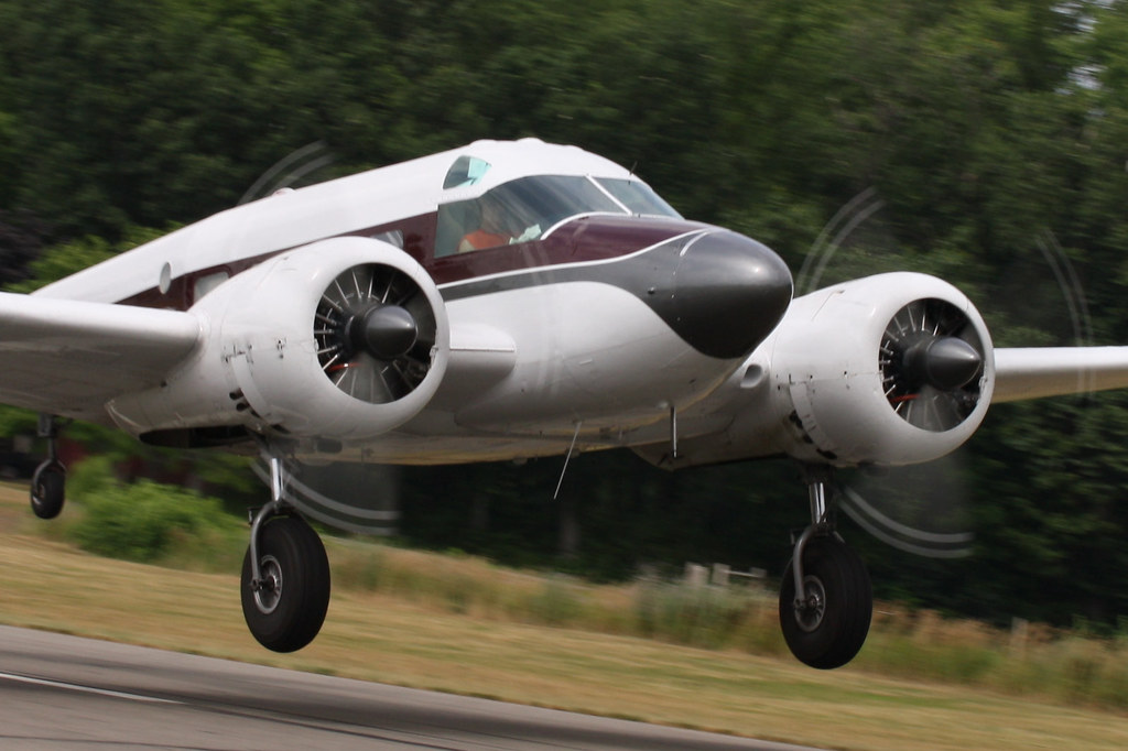 1955 BEECH E18S - Twin Beech N3710B | The Beechcraft Model 1… | Flickr