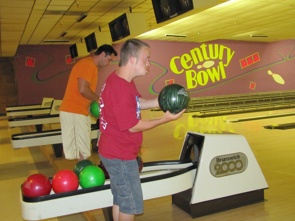 Bowling SCAMPers visit Century Bowl in Waterford, Michigan… Flickr