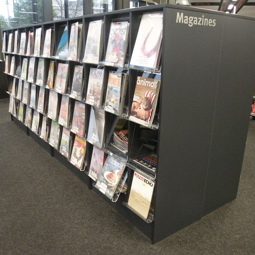 Albury LibraryMuseum, NSW Magazine shelving showing latest… Flickr