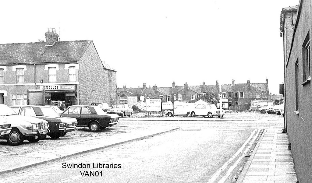 1970s Bright Street towards Cricklade Road in Gorse Hill,… Flickr