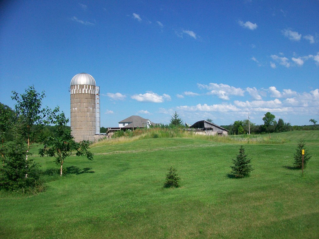 barn near East Farmington, Wisconsin. Ruin Raider Flickr
