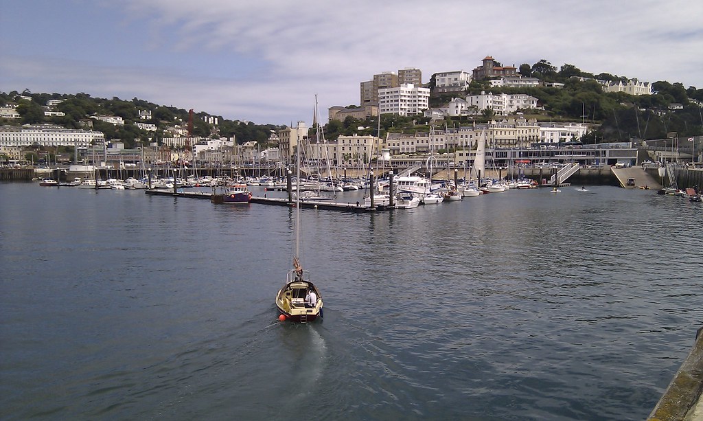 Sailing into Torquay ant57 Flickr
