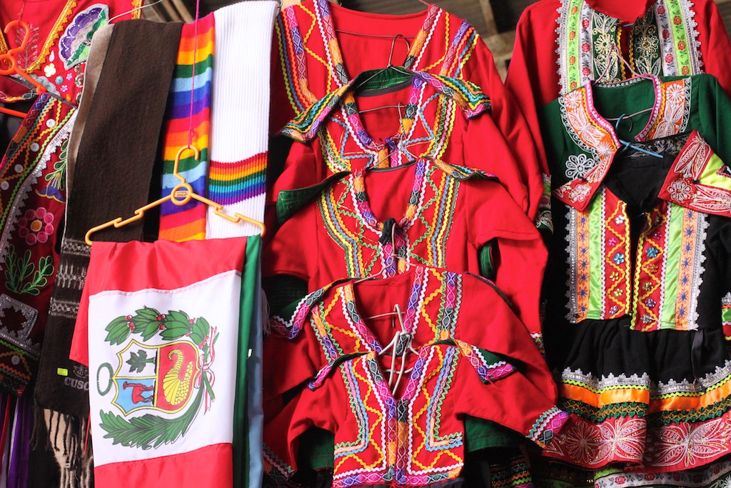 Traditional Peruvian clothing for sale in the market IMG_3… Flickr