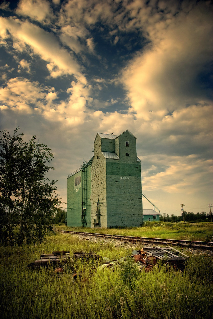 Dapp, Alberta Looks to be abandoned or little used. This w… Flickr