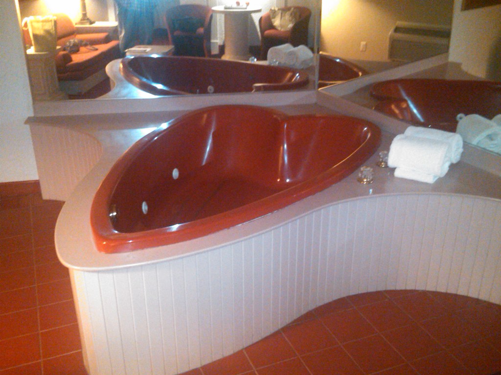 HeartShaped Tub 10172010 Poconos James Carroll Flickr