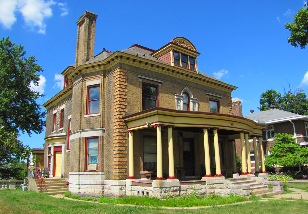 Mishawaka House A nice house in Mishawaka, Indiana Brandon