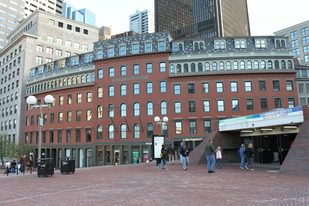 Sears Crescent The Sears Crescent is one of the few remain… Flickr