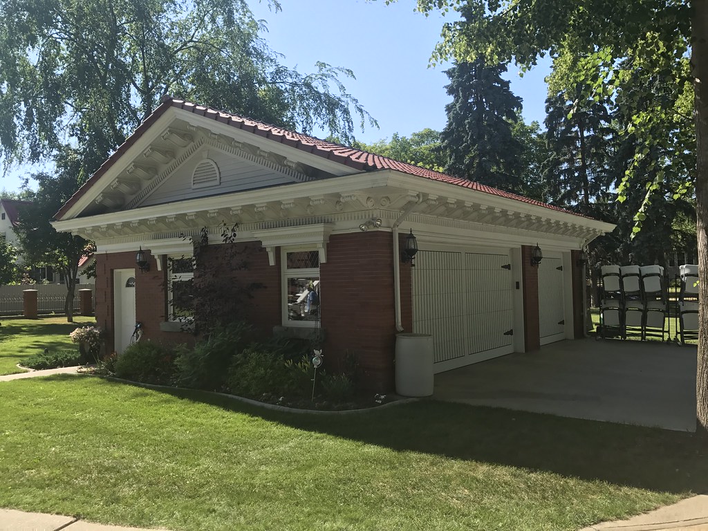 Magrath Mansion 2017 New grange Jason Woodhead Flickr