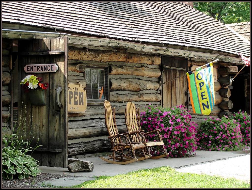 Ohio Burton Burton, Geauga County, Ohio. This log buildi… Flickr