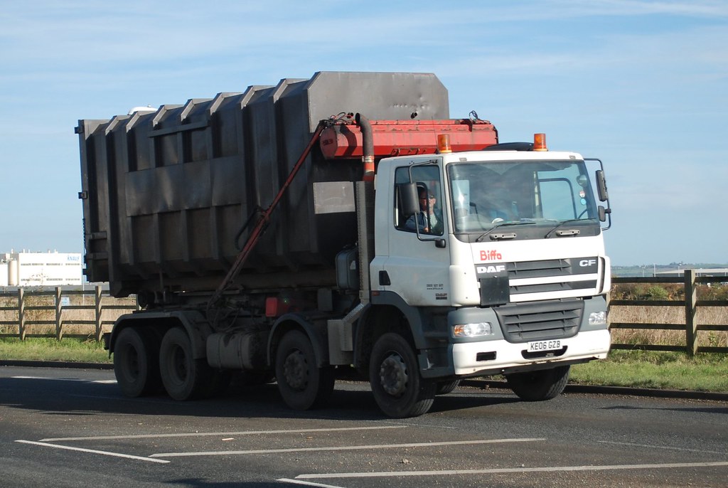 KE06 GZB Biffa DAF CF Skip Truck, Barge Way, Sittingbourne… Flickr