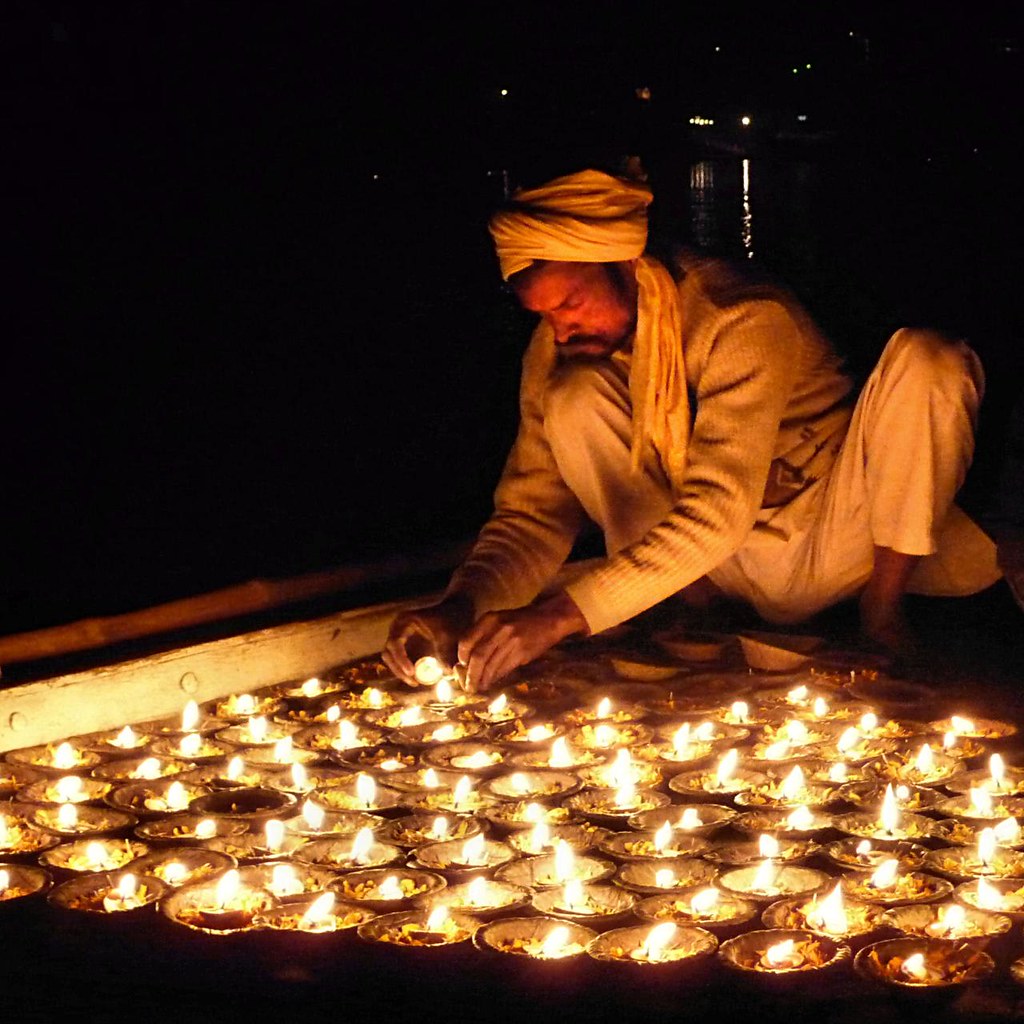 Candle Lighting on the Ganges 2 P1060141(6) N.B. See my p… Flickr