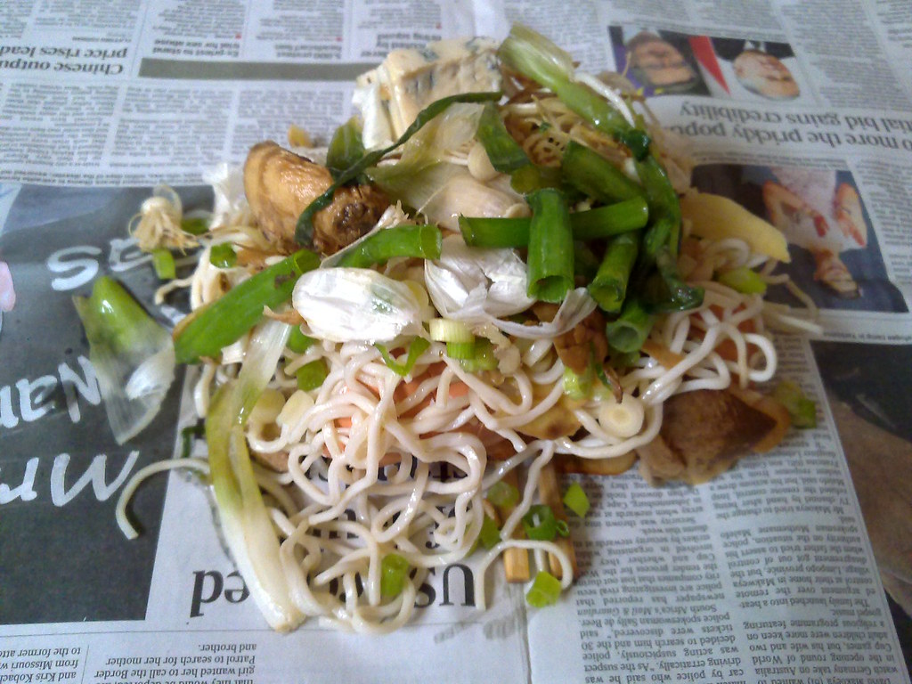 Compost heap contents Scallions, noodles, tea bags, blue c… Flickr