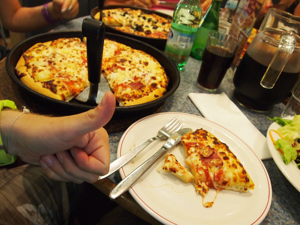 La Valletta (Pizza Hut) Hawaiaan 13 inches of taste Flickr