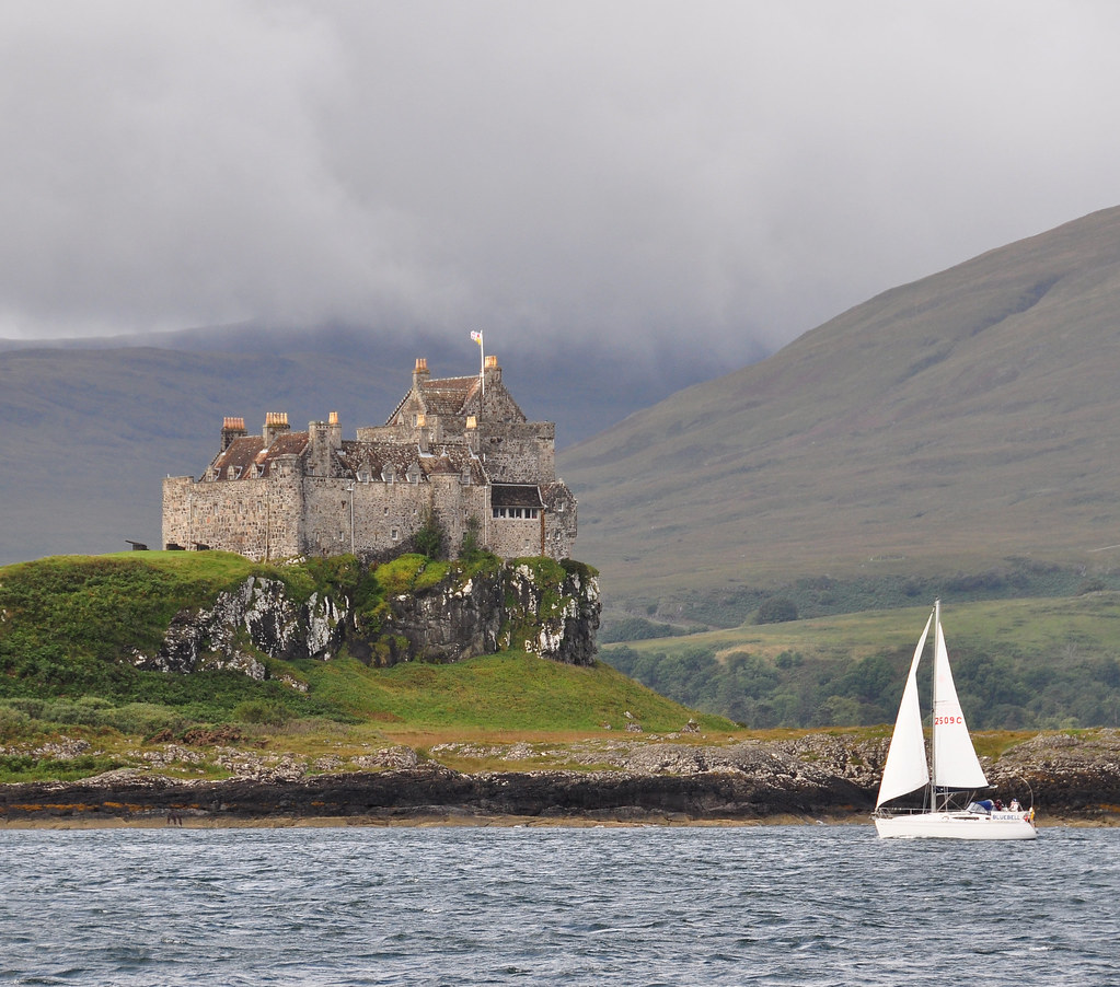 Duart Castle On the east coast of the Island of Mull Duart… Flickr