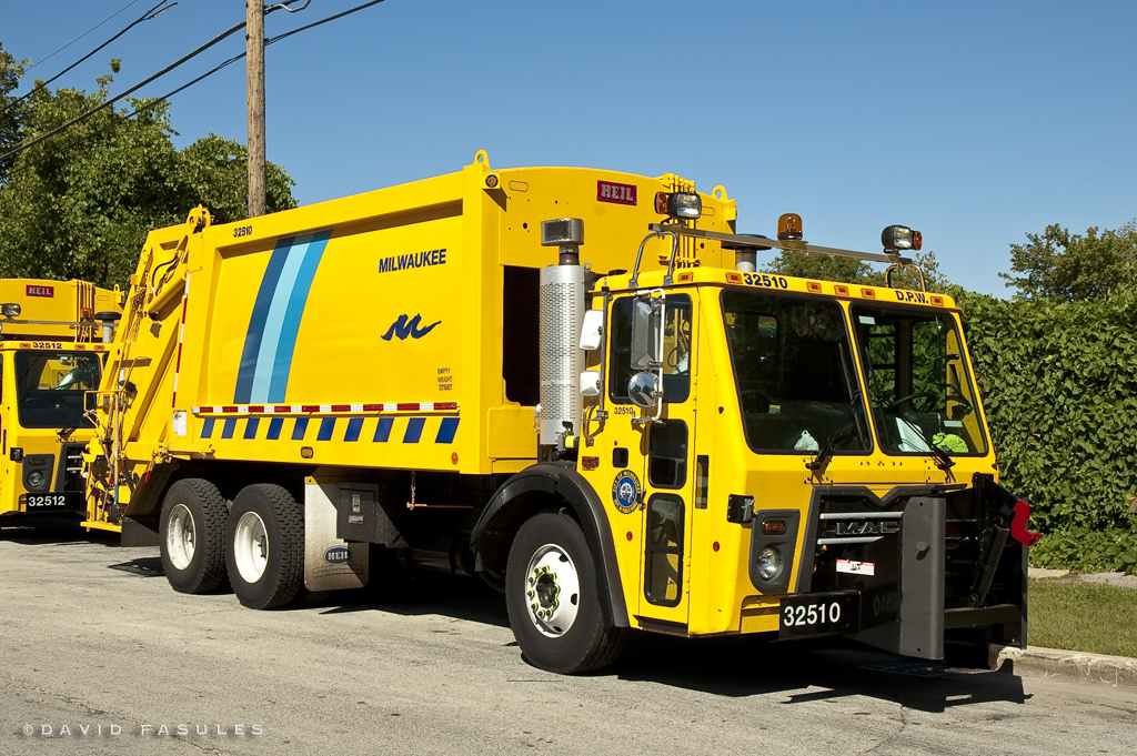 City of Milwaukee Mack / Heil Refuse Truck a photo on Flickriver