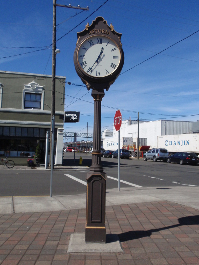 Clock in downtown Astoria, Oregon Eli & AnneMarie Flickr